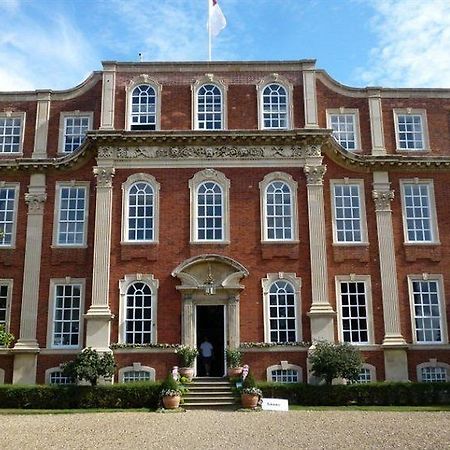 Chicheley Hall Exteriér fotografie